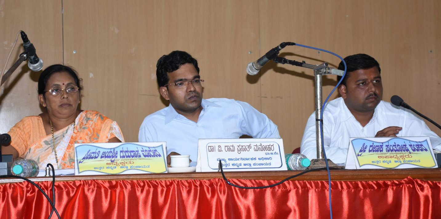 ಕೃಷಿ ಹೊಂಡ ಕಾಮಗಾರಿಗಳಿಗೆ ಆದ್ಯತೆ ನೀಡಿ: ಜಯಶ್ರೀ ಮೊಗೇರ