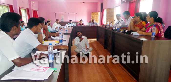 ಸುಳ್ಯ ನ.ಪಂ. ಸಭೆ: ನಿರ್ಣಯ ಘೋಷಣೆಗೆ ಆಗ್ರಹಿಸಿ ಸದಸ್ಯರ ಧರಣಿ