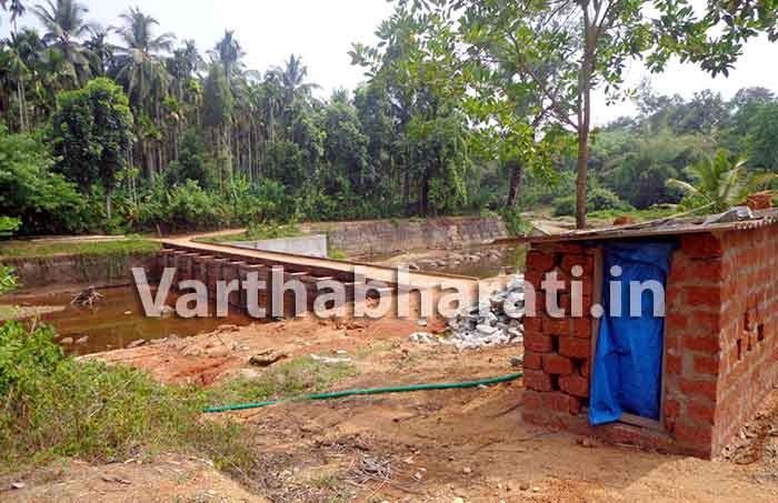 ಸುಳ್ಯ: ನೀರಿನ ಕೊರತೆಯಿಂದ ಕಂಗೆಟ್ಟ ರೈತರಿಂದ ಸಾಮೂಹಿಕ ನೀರಾವರಿ ವ್ಯವಸ್ಥೆ