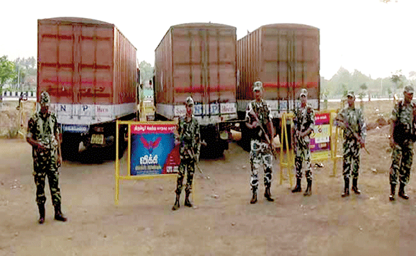 ಮೂರು ಕಂಟೇನರ್‌ಗಳಲ್ಲಿ ಸಾಗಿಸುತ್ತಿದ್ದ 570 ಕೋ.ರೂ.ವಶ