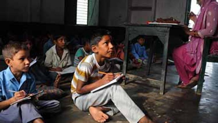 ಜಾತ್ಯಾಧಾರಿತ ತರಗತಿ ಮಾಡಿದ ಪ್ರಾಂಶುಪಾಲೆ ಮನೆಗೆ !