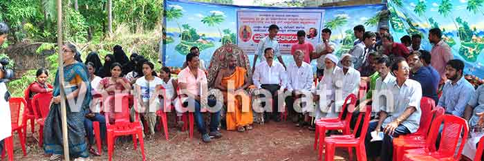 ಉಚ್ಚಿಲ: ತ್ಯಾಜ್ಯ ವಿಲೇವಾರಿ, ನೀರಿನ ಶಾಶ್ವತ ಪರಿಹಾರಕ್ಕಾಗಿ ಆಗ್ರಹಿಸಿ ಮೌನ ಪ್ರತಿಭಟನೆ