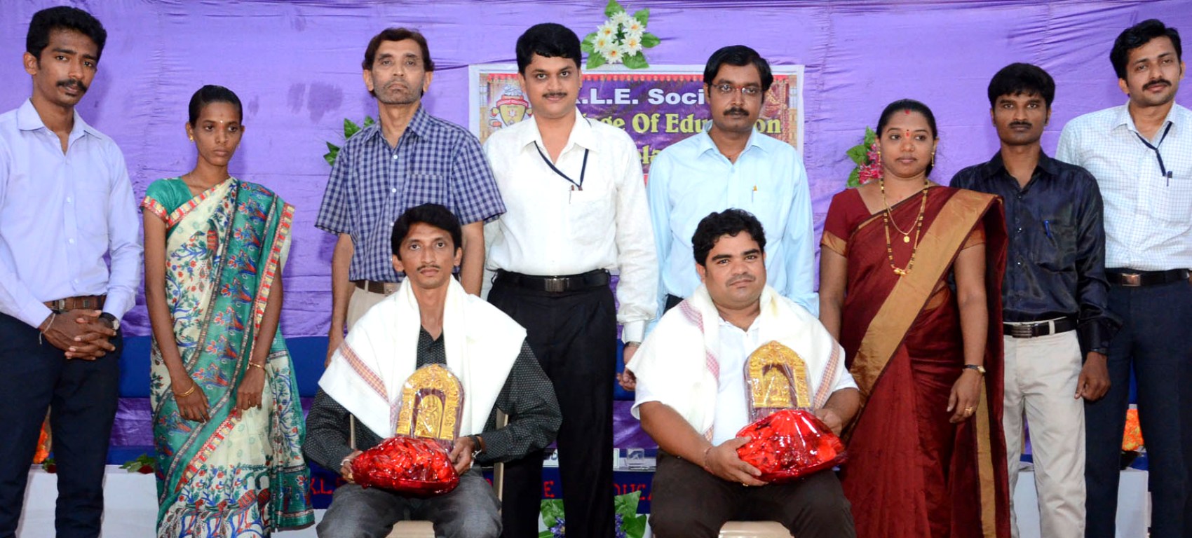 ವಿದ್ಯಾರ್ಥಿಗಳಿಗೆ ಗುಣಾತ್ಮಕ ಶಿಕ್ಷಣ ನೀಡುವ ಮೂಲಕ ಅರಿವು ನೀಡಿ: ಡಾ. ಶ್ರೀಧರ ಬಳಗಾರ