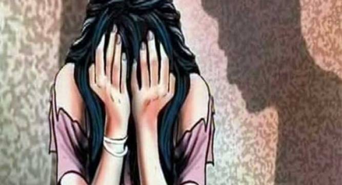 ಮದ್ಯದ ಅಮಲಿನಲ್ಲಿ ಯುವತಿಯ ತಲೆಗೆ ಬೀರ್ ಬಾಟಲಿಗಳಿಂದ ಹೊಡೆದ ಗುಂಪು