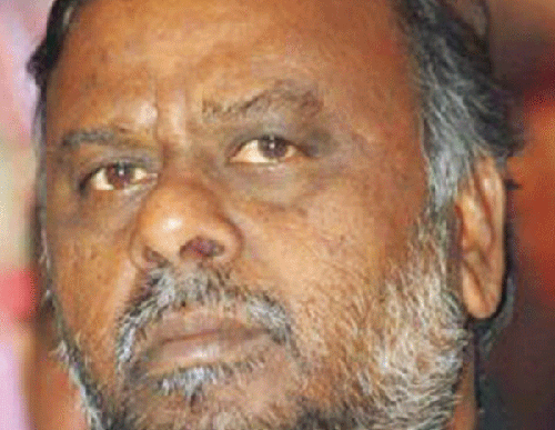 ವೇಶ್ಯಾವಾಟಿಕೆಯಂತಾಗಿರುವ ಖಾಸಗಿ ಶಾಲೆಗಳು: ಆಂಜನೇಯ