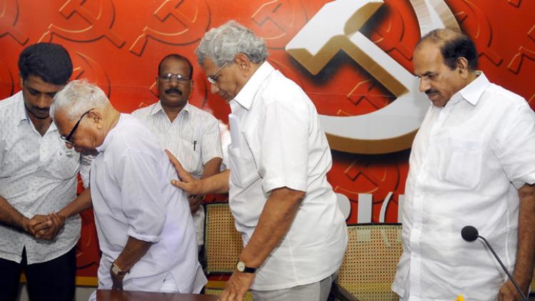 ವಿ.ಎಸ್. ಅಚ್ಯತಾನಂದನ್ ಕೇರಳದ ಫಿಡೆಲ್ ಕ್ಯಾಸ್ಟ್ರೊ- ಸೀತಾರಾಂ ಯೆಚೂರಿ