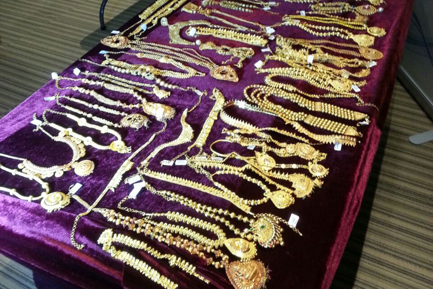 ಮಲಬಾರ್ ಗೋಲ್ಡ್ ನಿಂದ ಕಳವಾದ 7 ಕೆಜಿ ಚಿನ್ನಾಭರಣ ಪೊಲೀಸ್ ವಶಕ್ಕೆ; 3 ಕಳ್ಳರ ಬಂಧನ