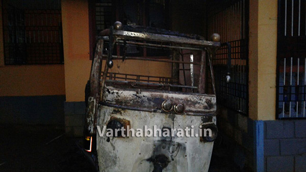 ಕಾಸರಗೋಡು : ಚುನಾವಣೆ ಬಳಿಕ  ಜಿಲ್ಲೆಯ ಕೆಲವಡೆ ಹಿಂಸಾತ್ಮಕ ಘಟನೆ