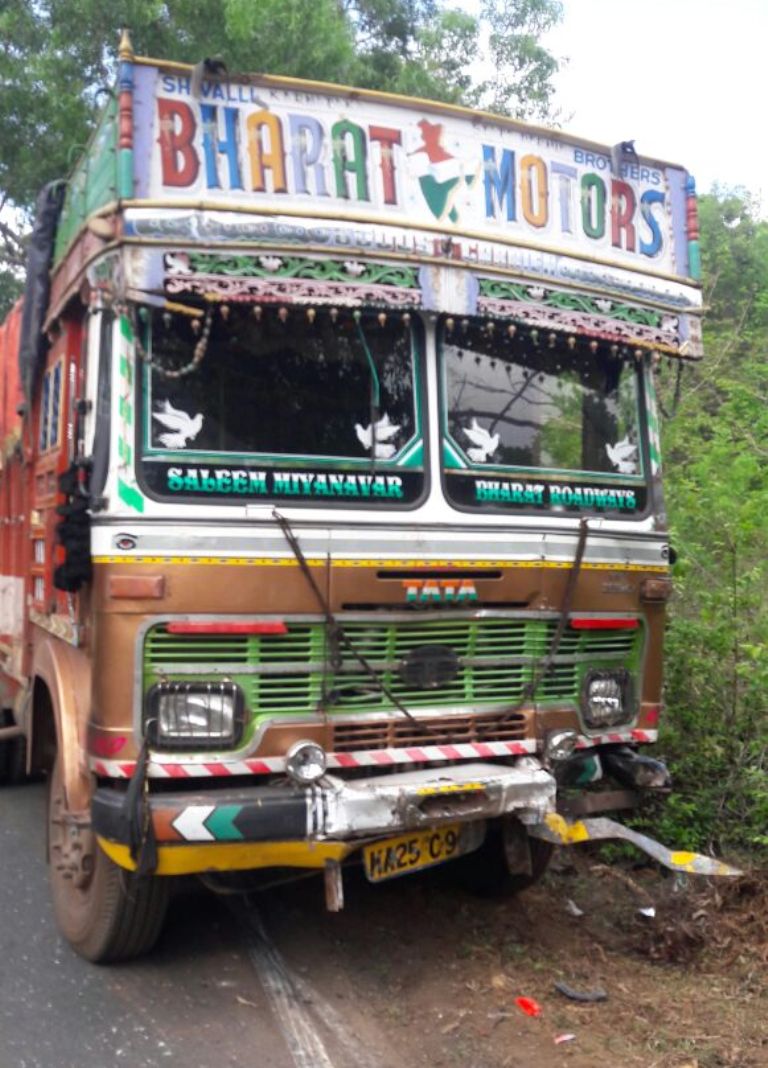 ಇಬ್ಬರು ಮೃತ್ಯು, ಮೂವರು ಗಂಭೀರ