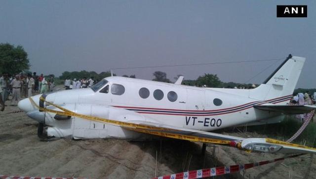 ಏರ್‌ ಆ್ಯಂಬುಲೆನ್ಸ್ ಪತನ; ಇಬ್ಬರಿಗೆ ಗಂಭೀರ ಗಾಯ