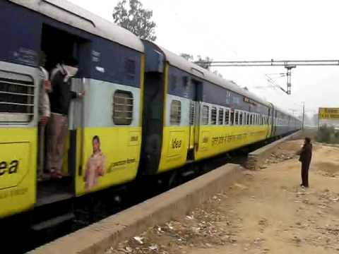 ಪ್ರಯಾಗರಾಜ್ ಎಕ್ಸ್​ಪ್ರೆಸ್ ರೈಲಿನಲ್ಲಿ  ದರೋಡೆ