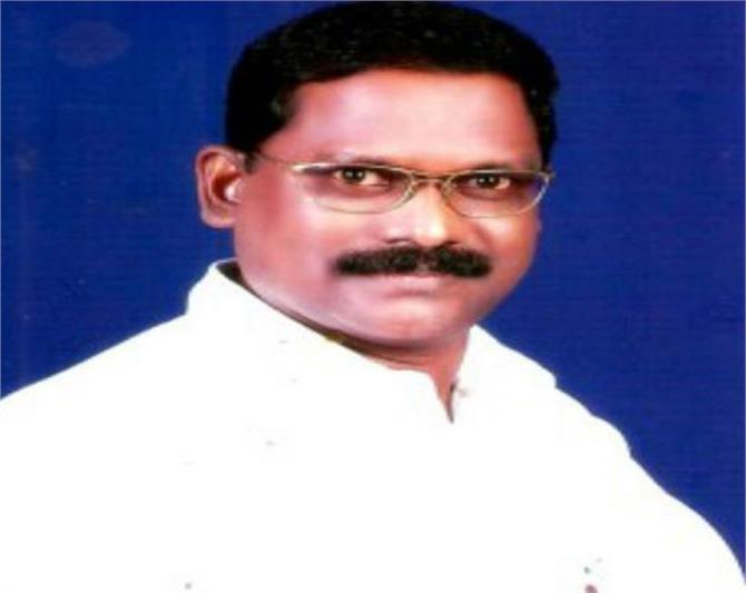 ಮಹಿಳಾ ಜಿಲ್ಲಾಧಿಕಾರಿಯನ್ನು ಸುಂದರಿ, ಹೀರೋಯಿನ್ ಎಂದು ಕರೆದ ಶಾಸಕ!