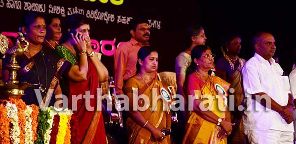 ಡಾ. ಕೃಪಾ ಆಳ್ವರಿಂದ ನಾಡಗೀತೆಗೆ ಆಗೌರವ!