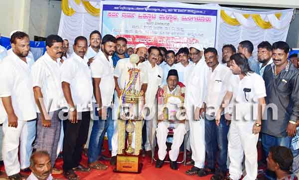 ಉಳ್ಳಾಲ: ಸರ್ವಧರ್ಮ ಒಕ್ಕೂಟದಿಂದ ದರ್ಗಾ ಅಧ್ಯಕ್ಷರಿಗೆ ಅಭಿನಂದನೆ