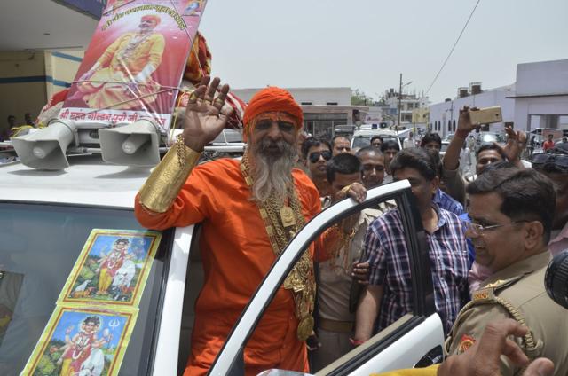 ಇಲ್ಲೊಬ್ಬ ‘ಗೋಲ್ಡನ್ ಬಾಬಾ’ಗೆ ಬೇಕಂತೆ ಪೊಲೀಸ್ ಭದ್ರತೆ!