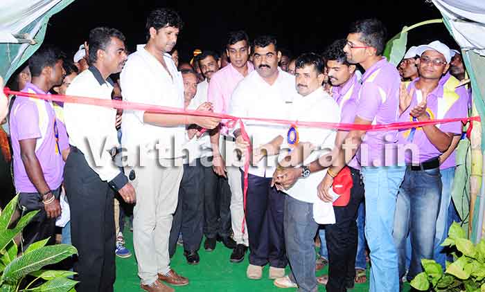 ‘ಉತ್ಸಾಹಿ-ವರುಣ್ ಟ್ರೋಫಿ’ ಕಬಡ್ಡಿ ಪಂದ್ಯಾಟ: ವರುಣ್ ಟ್ರಾವೆಲ್ಸ್ ತಂಡ ಪ್ರಥಮ