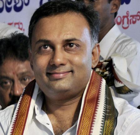 ರೇಷನ್ ಕಾರ್ಡ್‌ಗೆ ಮೊಬೈಲ್ ನಂಬರ್ ಲಿಂಕ್: ದಿನೇಶ್ ಗುಂಡೂರಾವ್