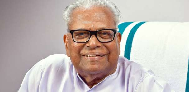 ಅಚ್ಯುತಾನಂದನ್‌ರಿಗೆ ಕ್ಯಾಬಿನೆಟ್ ದರ್ಜೆಯ ಸ್ಥಾನ ನೀಡಲು ನಿರ್ಧರಿಸಿದ ಪಾಲಿಟ್‌ಬ್ಯೂರೊ