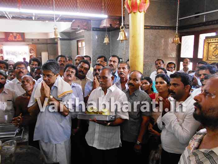 ಮಳೆಗಾಗಿ ಹನುಮನಿಗೆ ಸೀಯಾಳಾಭಿಷೇಕ