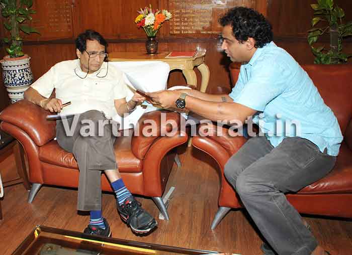 ಕಾರವಾರ-ಬೆಂಗಳೂರು ರೈಲಿಗೆ ಪ್ರಥಮ ದರ್ಜೆ ಹವಾನಿಯಂತ್ರಿತ ಕೋಚ್: ರೈಲ್ವೆ ಸಚಿವರ ಭರವಸೆ