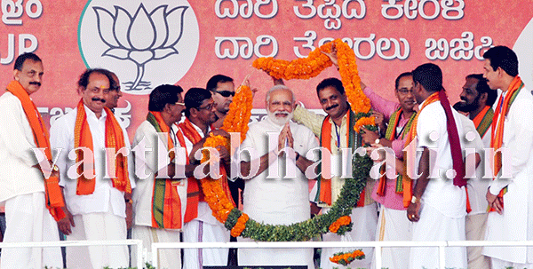 ಕೇರಳದಲ್ಲಿ ಸಿಪಿಎಂ- ಕಾಂಗ್ರೆಸ್ ಮಧ್ಯೆ ಒಳಒಪ್ಪಂದದ ರಾಜಕೀಯ: ಮೋದಿ ಆರೋಪ