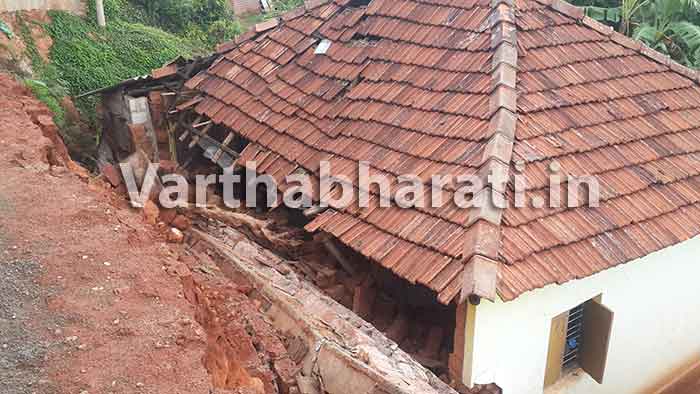 ಪುತ್ತೂರು: ಆವರಣಗೋಡೆ ಕುಸಿದು ಮನೆಗೆ ಹಾನಿ