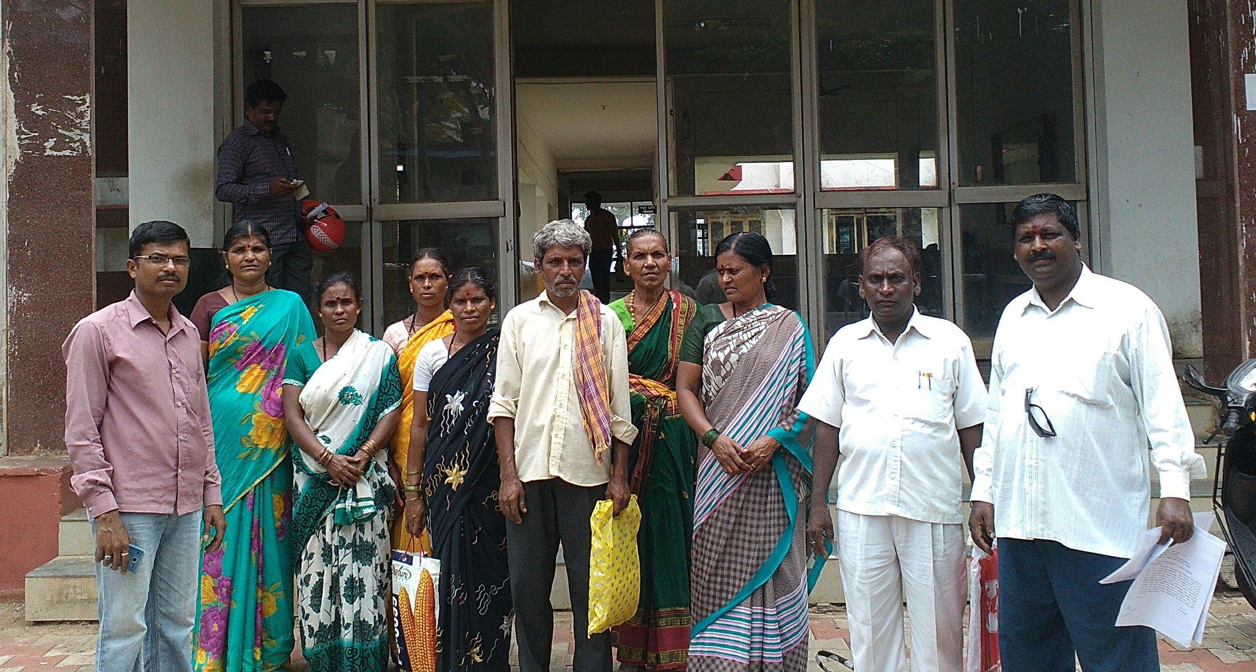 ಬಾಕಿ ಇರುವ ವೇತನ ಮರುಪಾವತಿಸಿ