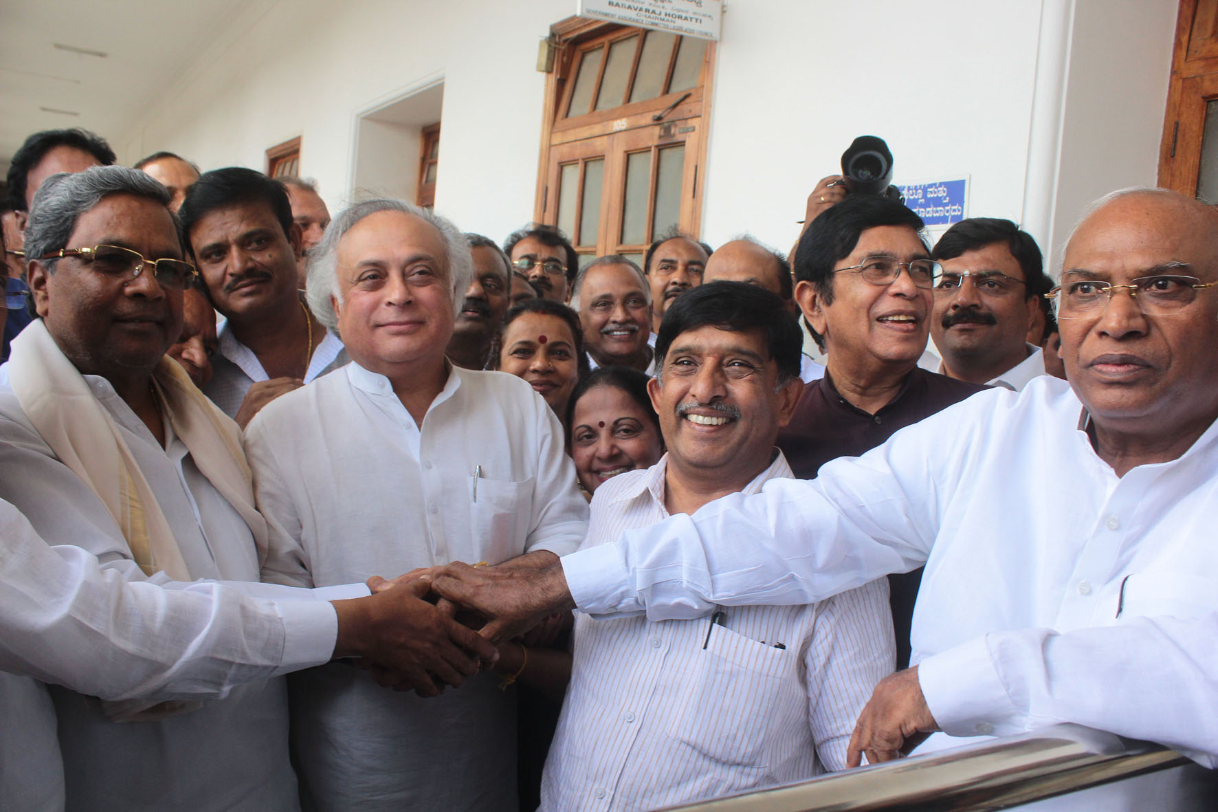ಶಾಸಕರಿಗೆ ಕೃತಜ್ಞತೆ ಸಲ್ಲಿಸಿದ ಸಿಎಂ