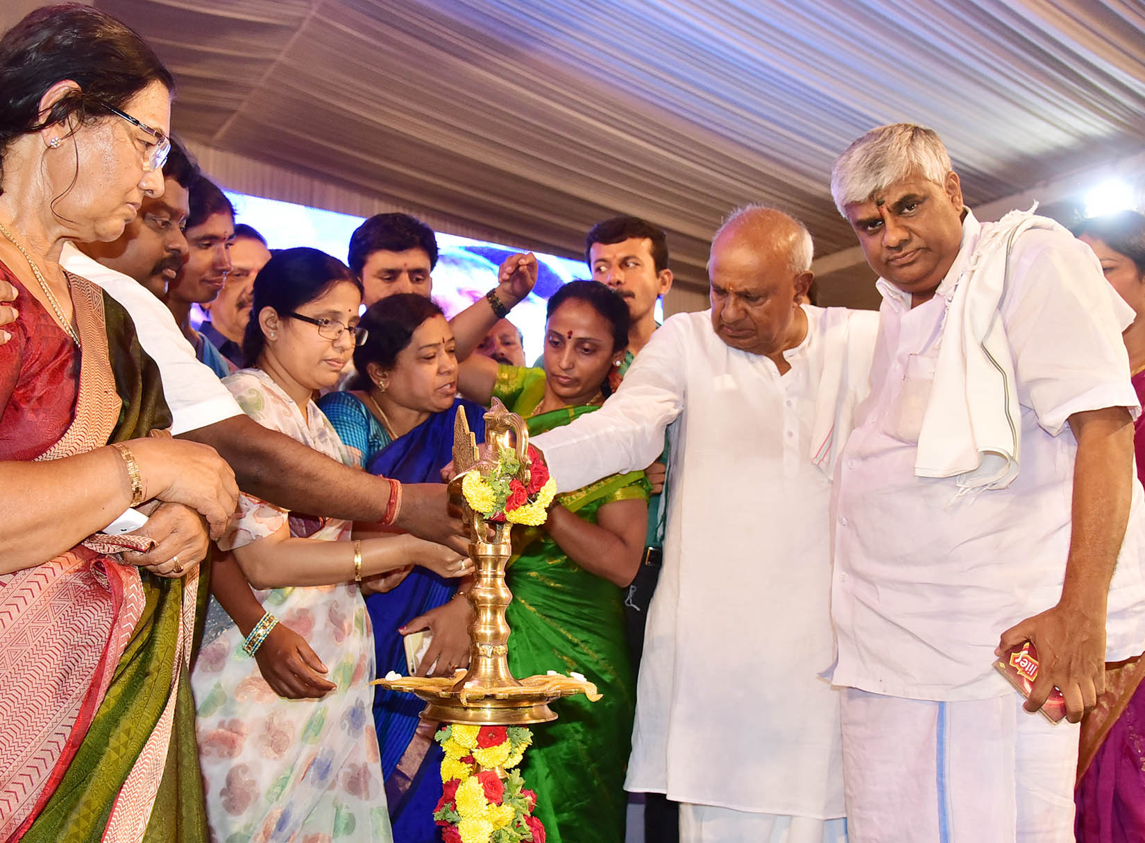 ಎರಡು ರಾಷ್ಟ್ರೀಯ ಪಕ್ಷಗಳಿಗೆ ಶನಿಕಾಟ ಶುರು: ರೇವಣ್ಣ