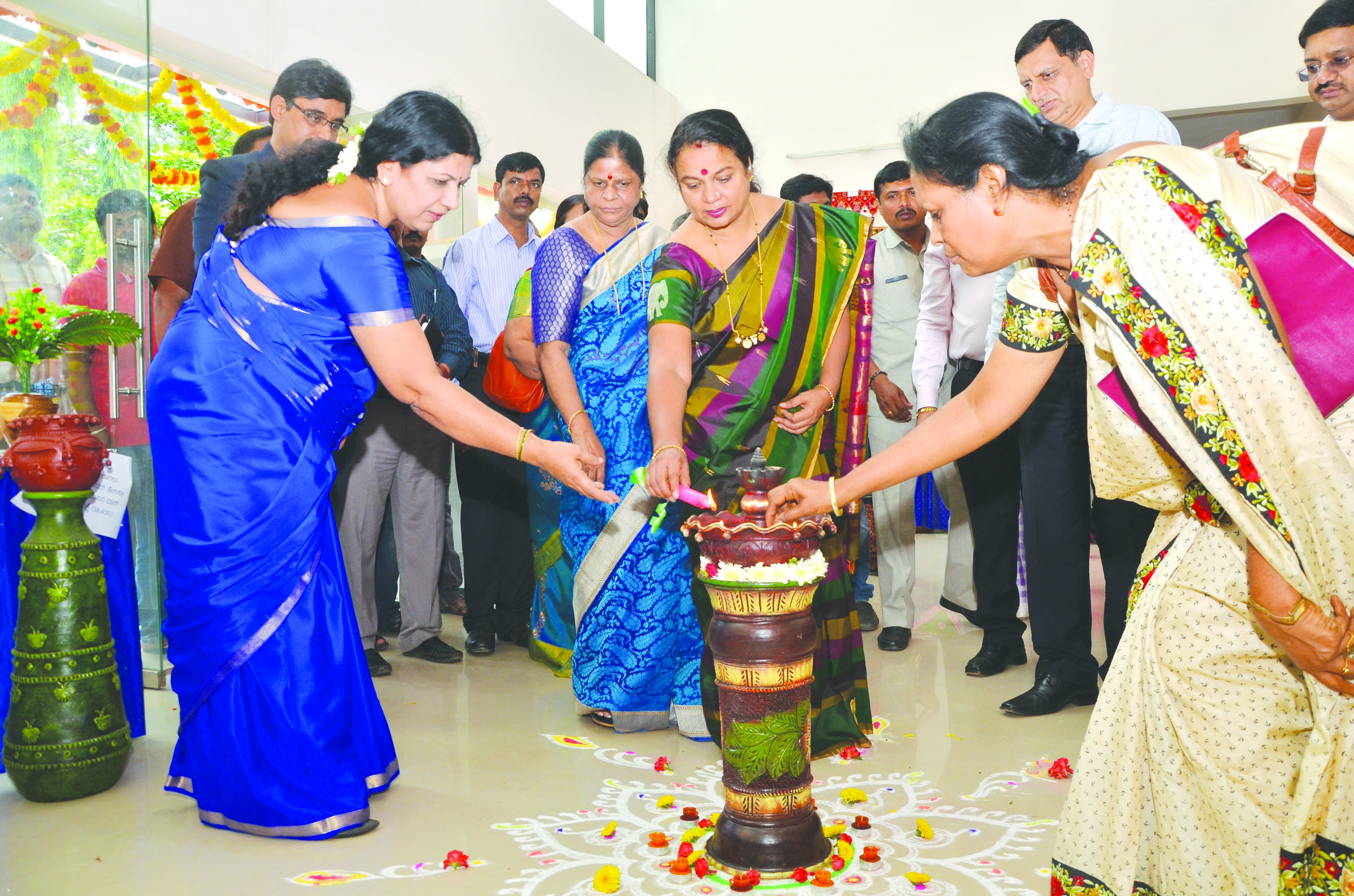 ಸ್ತ್ರೀ ಶಕ್ತಿ ಗುಂಪುಗಳ ಉತ್ಪನ್ನಗಳಿಗೆ ಆನ್‌ಲೈನ್ ಮಾರುಕಟ್ಟೆ: ಸಚಿವೆ ಉಮಾಶ್ರೀ