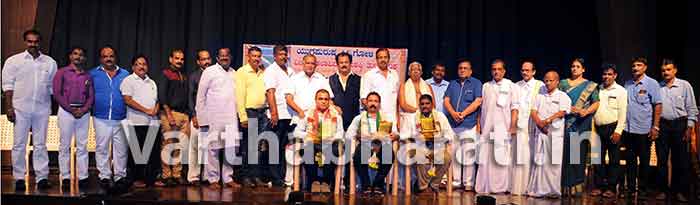 ಗ್ರಾಮೀಣ ಕಲಾವಿದರಿಗೆ ವೇದಿಕೆ ನೀಡಿ ಪ್ರೋತ್ಸಾಹಿಸಿ: ಸಚಿವ ಅಭಯಚಂದ್ರ ಜೈನ್