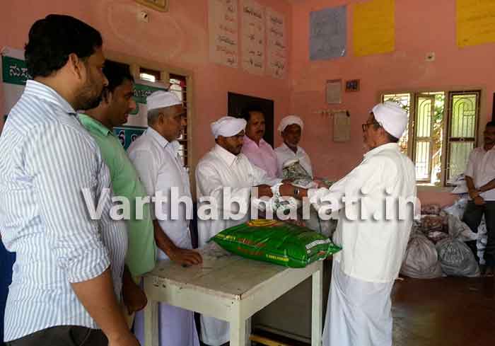 ಪೂಂಜಾಲಕಟ್ಟೆ: ನುಸ್ರತುಲ್ ಇಸ್ಲಾಂ ಯಂಗ್‌ಮೆನ್ಸ್ ಅಸೋಸಿಯೇಷನ್‌ನಿಂದ ರಮಝಾನ್ ಕಿಟ್ ವಿತರಣೆ