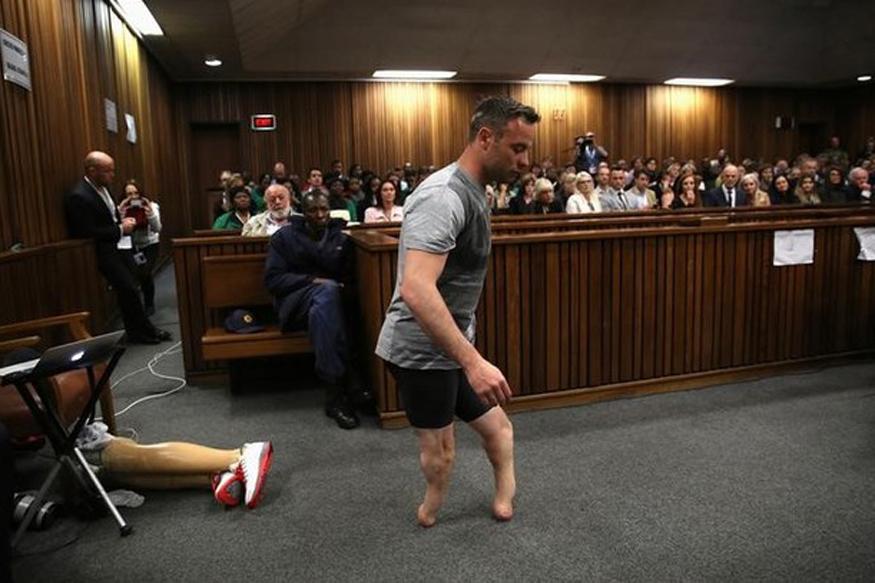 ನ್ಯಾಯಾಲಯದಲ್ಲಿ ಕೃತಕ ಕಾಲಿಲ್ಲದೆ ನಡೆದಾಡಿದ ಪಿಸ್ಟೋರಿಯಸ್