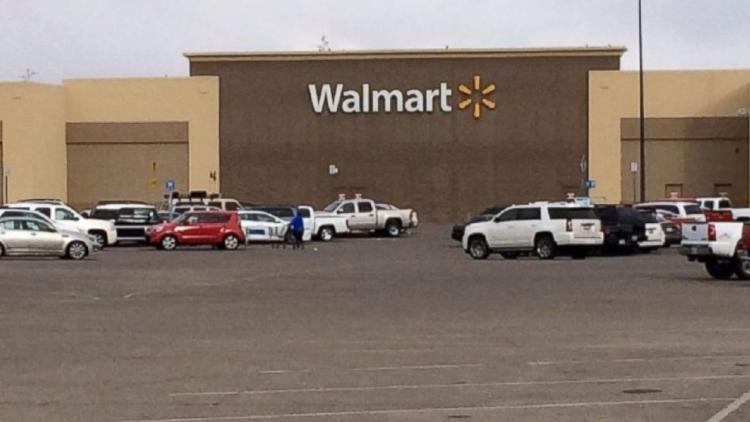 ವಾಲ್‌ಮಾರ್ಟ್‌ಸ್ಟೋರ್‌ನಲ್ಲಿ ಬಂದೂಕುಧಾರಿಯ ನ್ನು ಗುಂಡಿಟ್ಟು ಕೊಂದ ಅಮೆರಿಕನ್ ಪೊಲೀಸರು