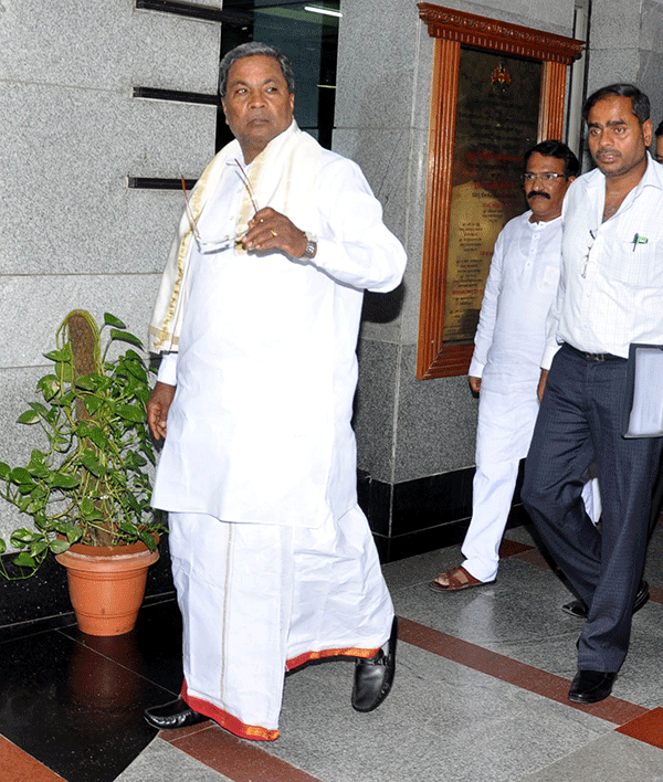 ಸಂಪುಟ ಪುನಾರಚನೆ: ದಿಲ್ಲಿಗೆ ಸಿಎಂ ದೌಡು