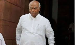 ಸೋನಿಯಾ ಗಾಂಧಿ ಭೇಟಿಯಾದ ಖರ್ಗೆ