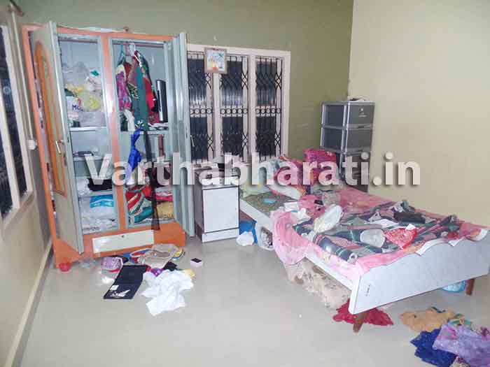 ಭಟ್ಕಳ: ನಮಾಝ್ ಗೆ ತೆರಳಿದ್ದ ವೇಳೆ ಮನೆಯಿಂದ ಲಕ್ಷಾಂತರ ರೂ. ಮೌಲ್ಯದ ನಗ-ನಗದು ಕಳವು