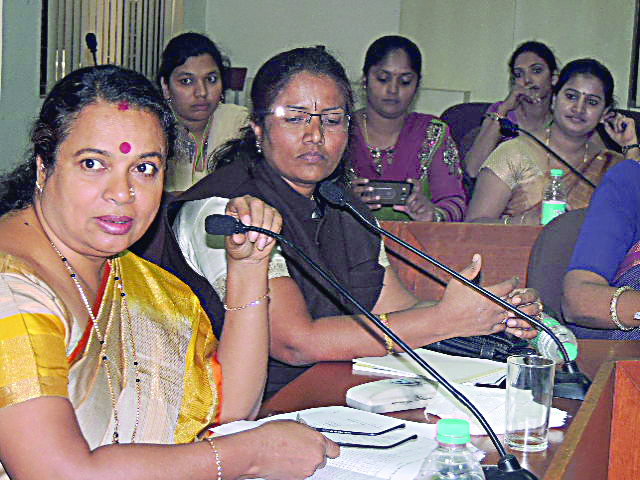 ಮಹಿಳಾ ಸಂರಕ್ಷಣಾಧಿಕಾರಿಗಳಿಗೆ ಹೆಚ್ಚಿನ ಅಧಿಕಾರಕ್ಕೆ ಚಿಂತನೆ: ಉಮಾಶ್ರೀ