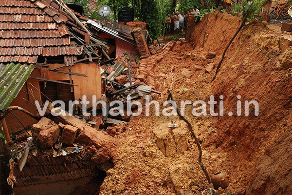 ವಿಟ್ಲ: ಆವರಣ ಗೋಡೆ ಕುಸಿತ ಮನೆಗೆ ಹಾನಿ