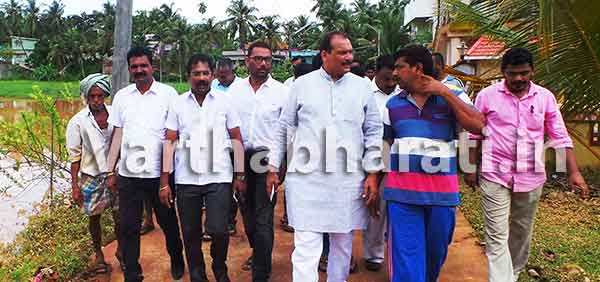 ಮಳೆಯಿಂದ ಹಾನಿಯಾದ ಪ್ರದೇಶಗಳಿಗೆ ಐವನ್ ಭೇಟಿ
