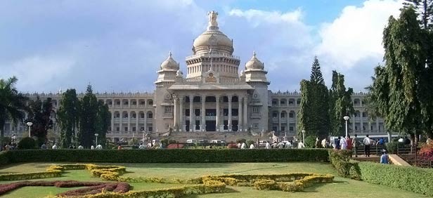 ವಿಧಾನ ಸೌಧಕ್ಕೂ ತಟ್ಟಿದ ರಾಜ್ಯ ಸರಕಾರಿ  ನೌಕರರ ಮುಷ್ಕರದ ಬಿಸಿ