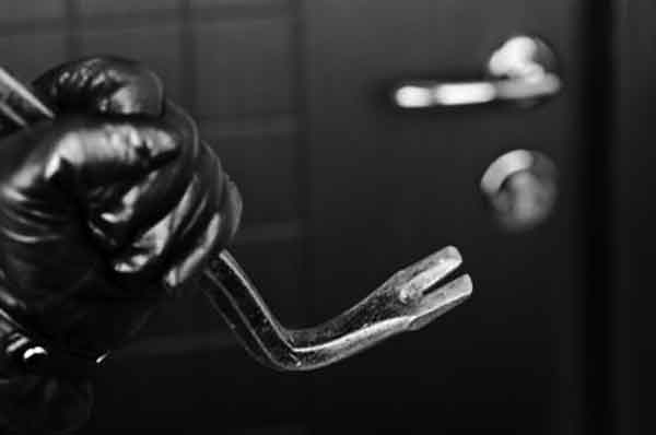 ಮುಂಡಗೋಡ: ಪಾಳಾ ಗ್ರಾಮದ ಸೊಸೈಟಿಯಲ್ಲಿ ಲಕ್ಷಾಂತರ ರೂ. ಕಳ್ಳತನ