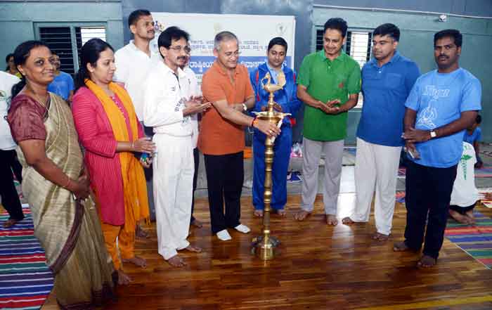 ಜಿಲ್ಲಾಡಳಿತ, ಆಯುಷ್ ಇಲಾಖೆಯಿಂದ ಯೋಗ ದಿನಾಚರಣೆ
