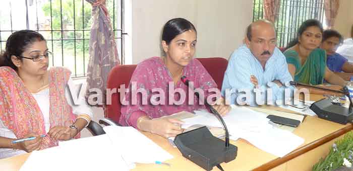 ಮೂಡುಬಿದಿರೆ: ಚರಂಡಿ, ಪಾರ್ಕಿಂಗ್ ಅವ್ಯವಸ್ಥೆ ವಿರುದ್ಧ ಪುರಸಭಾ ಸದಸ್ಯರಿಂದ ತರಾಟೆ