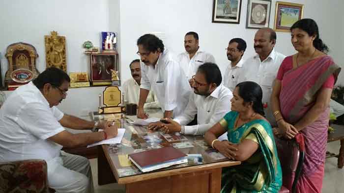 ಪುತ್ತೂರು: ನಗರಸಭೆಗೆ ಹೆಚ್ಚಿನ ಅನುದಾನ ಒದಗಿಸುವಂತೆ ಸಚಿವ ರೈಗೆ ಮನವಿ