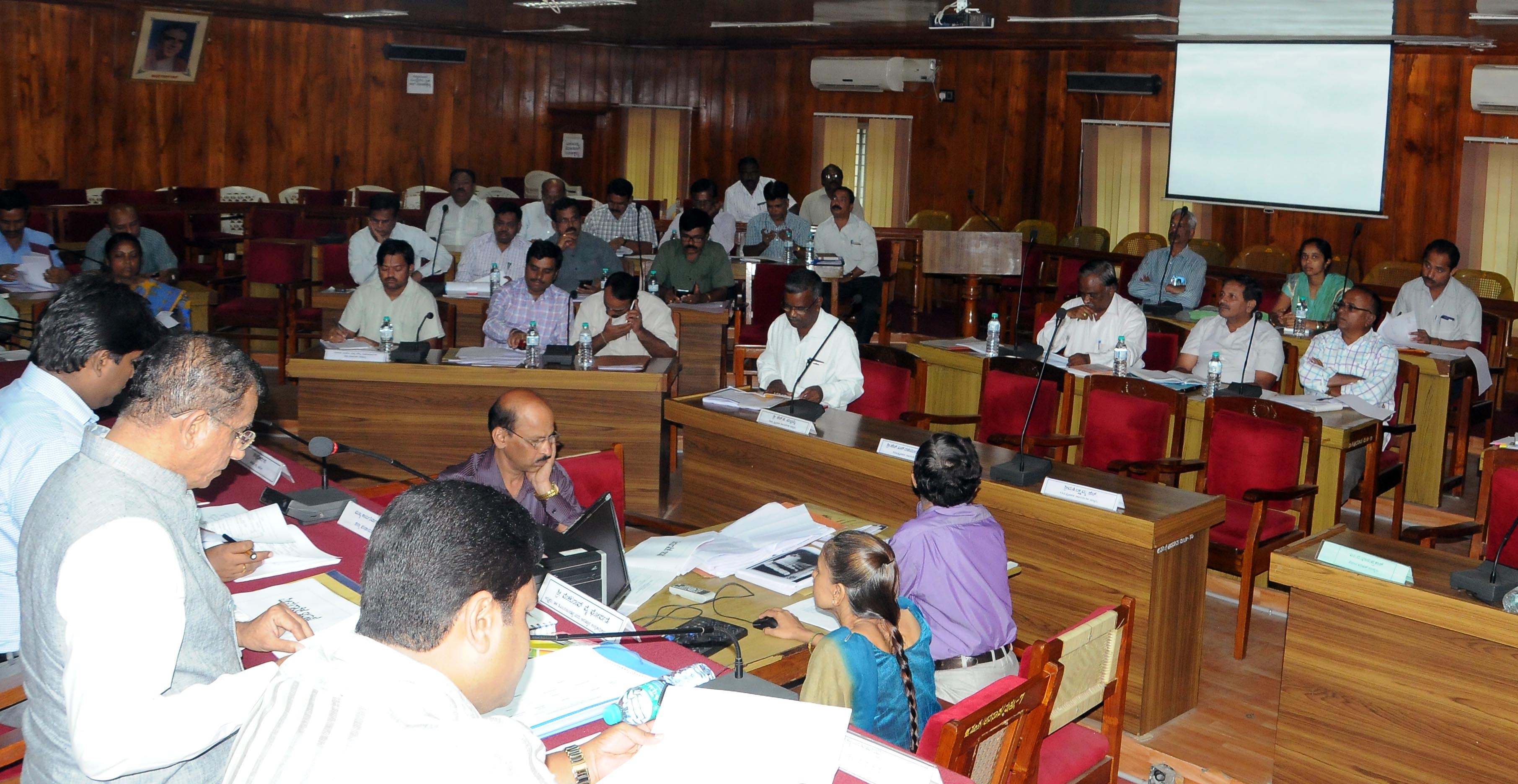 ರೈತರಿಂದ ಬೈಸಿಕೊಳ್ಳುವ ಕೆಲಸ ಮಾಡಬೇಡಿ: ಶಾಸಕ ವೈ.ರಾಘವೇಂದ್ರ