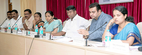 ಎಲ್ಲ ಆರ್‌ಟಿಇ ಸೀಟುಗಳನ್ನು ಭರ್ತಿ ಮಾಡಿ; ಶಿಕ್ಷಣ ಇಲಾಖೆಯ ಅಧಿಕಾರಿಗಳಿಗೆ ಸಚಿವ ಪ್ರಮೋದ್ ಆದೇಶ