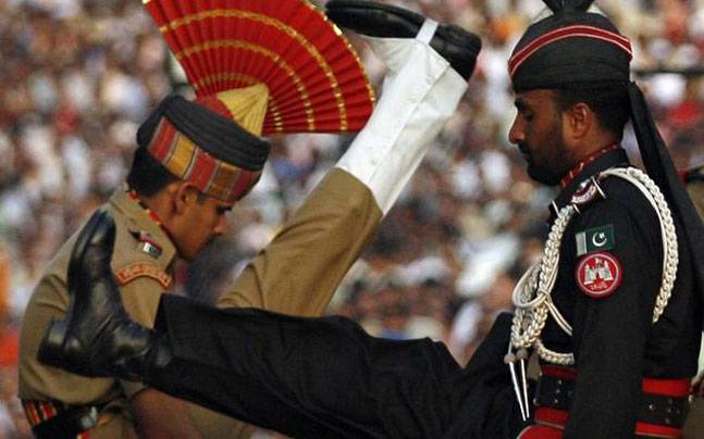 ಪಂಜಾಬ್ ನ ಫಿರೋಜ್ಹ್‌ಪುರದಲ್ಲಿ ಭಾರತ-ಪಾಕ್ ಯೋಧರ ನಡುವೆ ಒಂದು ಡಿಫರೆಂಟ್ ಯುದ್ಧ? ನೋಡಿ!