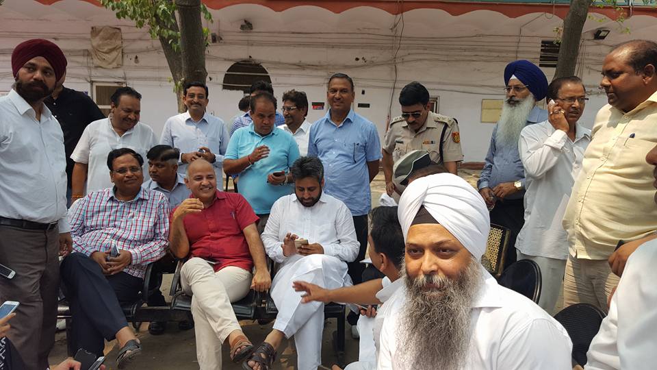 ಪ್ರಧಾನಿ ನಿವಾಸಕ್ಕೆ ಮೆರವಣಿಗೆ ಹೊರಟಿದ್ದ ದಿಲ್ಲಿ ಉಪಮುಖ್ಯಮಂತ್ರಿ ಸಹಿತ 60ಕ್ಕೂ ಹೆಚ್ಚು ಶಾಸಕರು ವಶಕ್ಕೆ