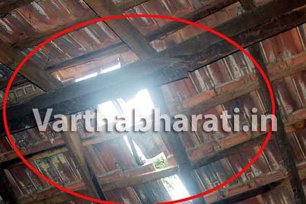 ಶಿವಮೊಗ್ಗ: ಸೋಮಿನಕೊಪ್ಪ ಶಾಲೆಯಲ್ಲಿ ಕೂದಲೆಳೆ ಅಂತರದಲ್ಲಿ ತಪ್ಪಿತು ಅನಾಹುತ